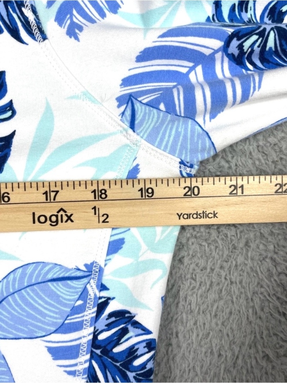 Tommy Bahama quarter zip top - Picture 6 of 8